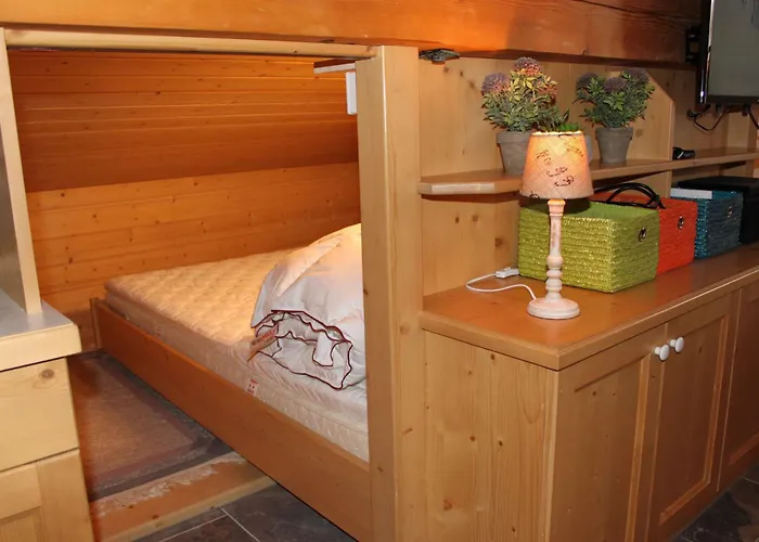 Alpine Royal A 13 * كريمل